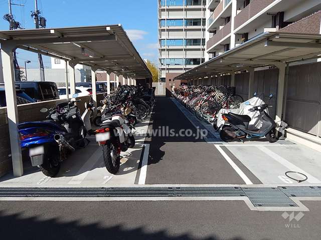 バイク置場、自転車置場