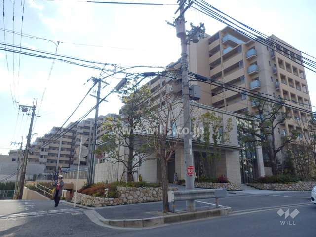 パークホームズ千里中央の外観（北側から）
