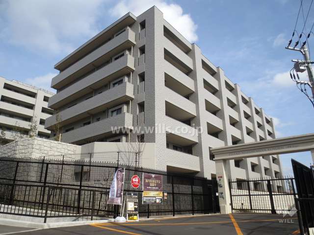 エスリード西宮甲陽園2番館の外観（南西側から）