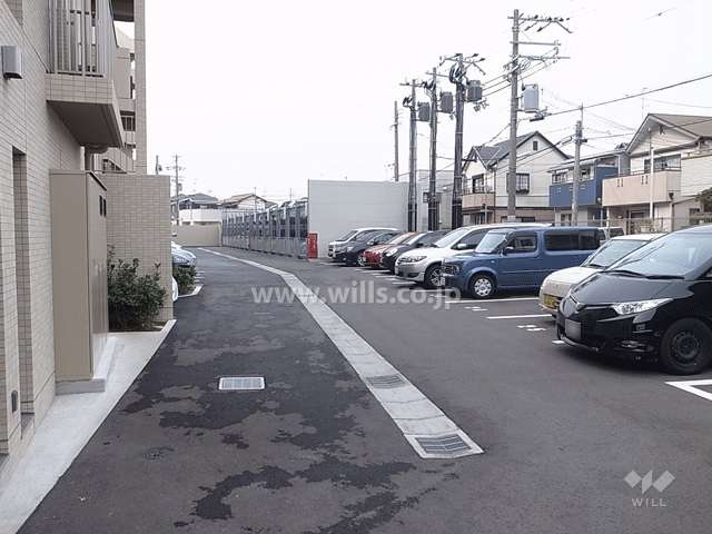 駐車場出入口（ロボットゲート付き）