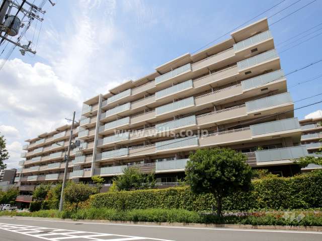 グランロジュマン豊中少路A棟の外観（南東側から）