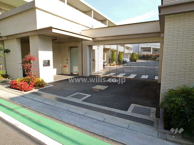 駐車場出入り口