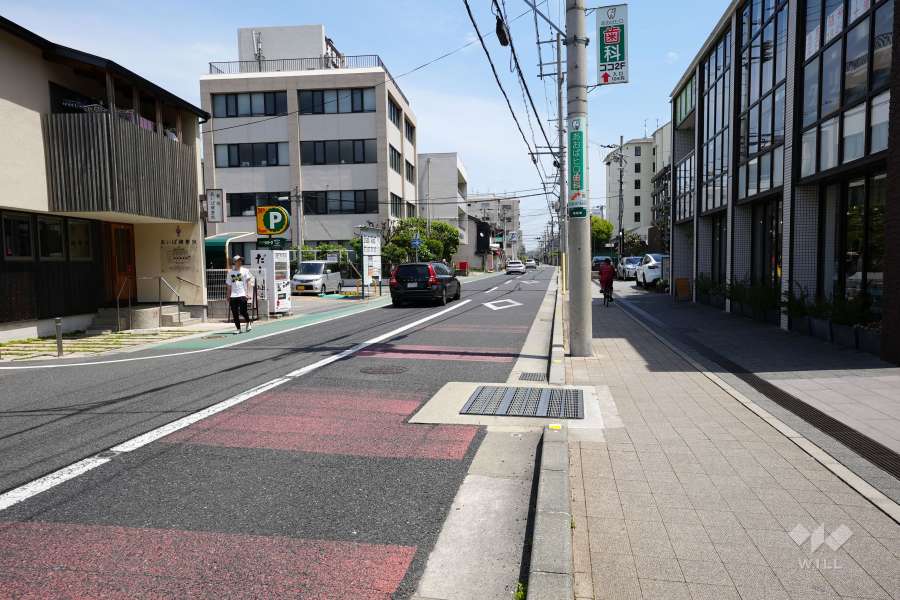 敷地北側の前面道路