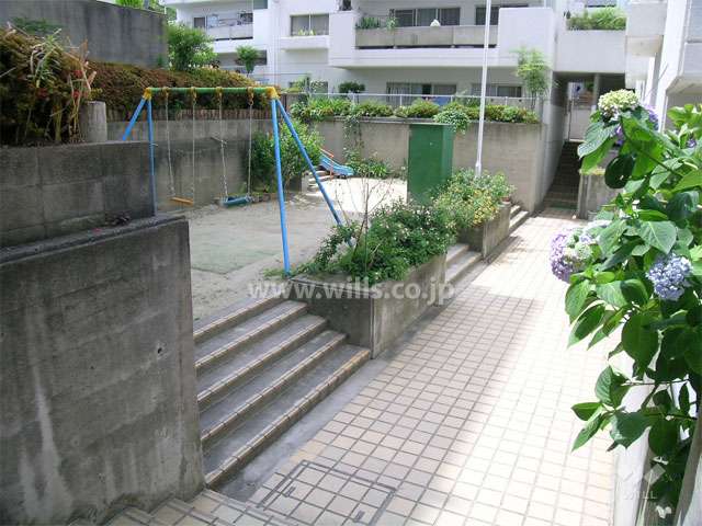公園につながる通路