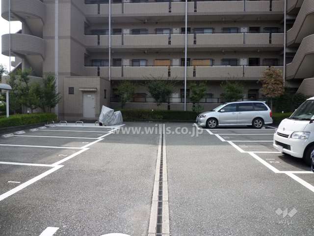 敷地内駐車場（屋外平面式）