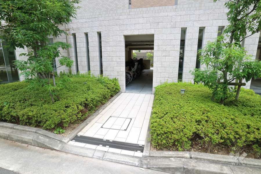 駐輪場出入り口