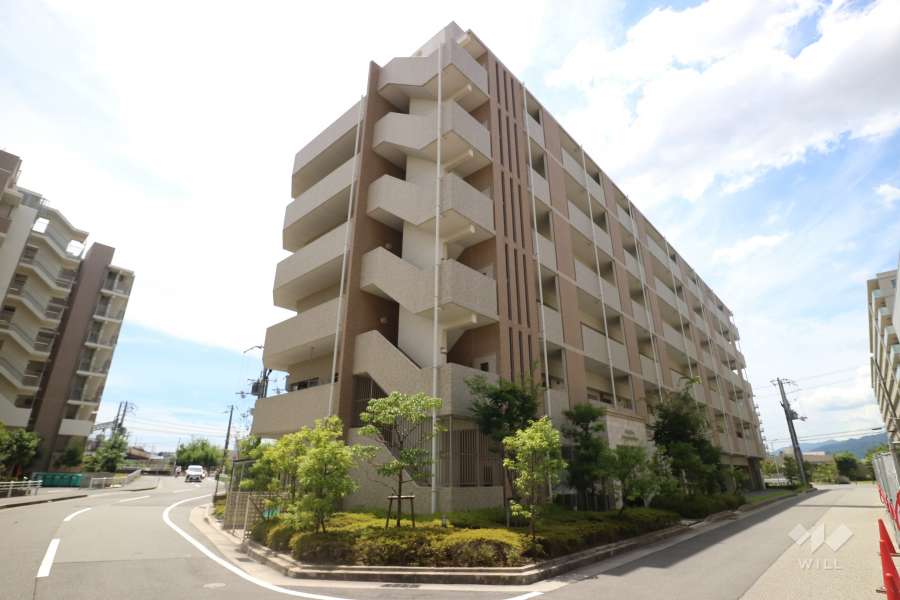 ドルチェヴィータ西宮北口の外観（北東側から）