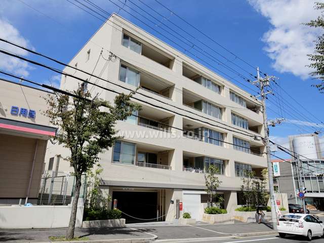 サンクタス苦楽園北夙川通りの外観（南西側から）