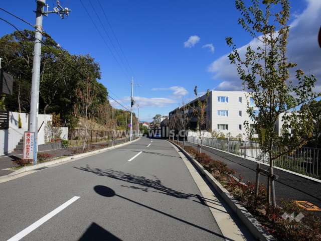 敷地北側の前面道路