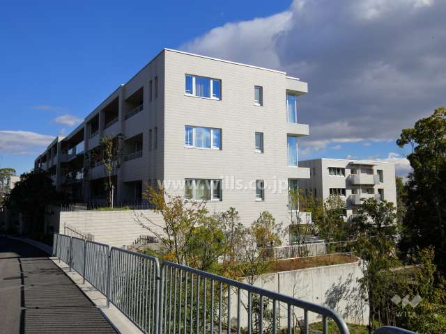 プラウド夙川名次町の外観（北西側から）