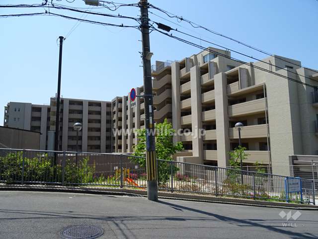 ウェリス千里山ヒルズの外観（北側から）