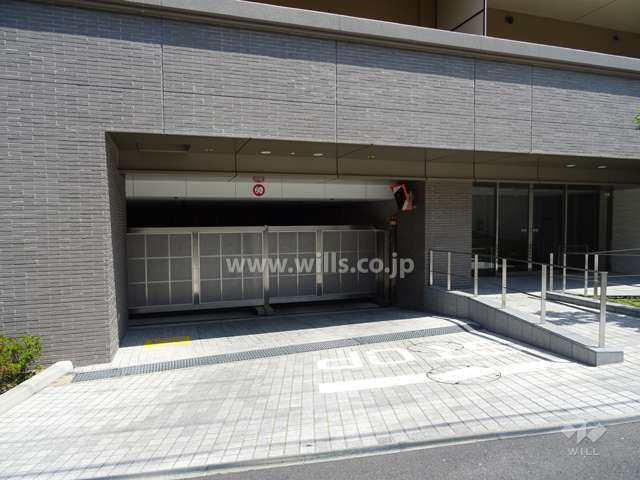 駐車場出入り口（ゲート付き）