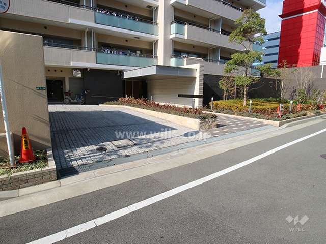 駐車場出入り口