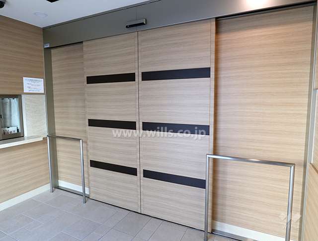 エントランスはオートロック付きです。