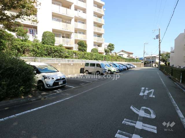 Ａ棟北側にある敷地内駐車場