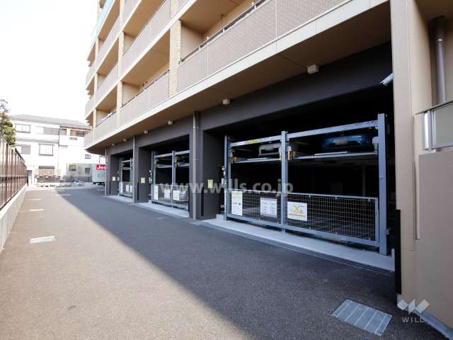 敷地内駐車場（屋内機械式）