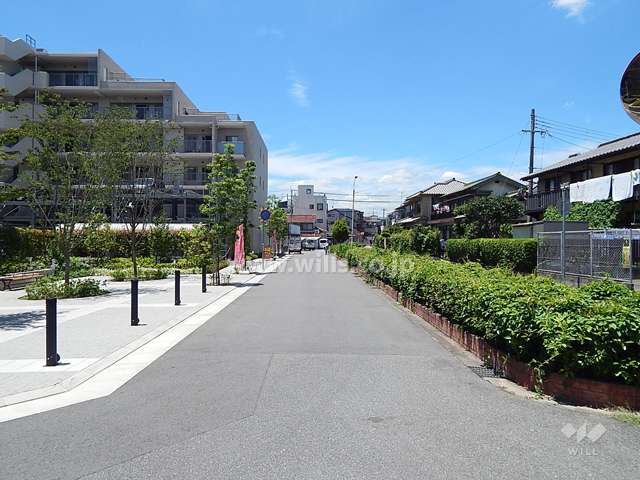 敷地北側の前面道路