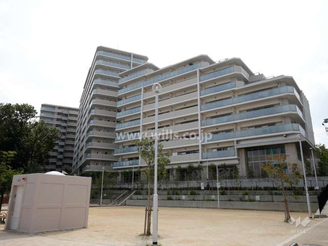 ロジュマン千里中央の外観（東側から）