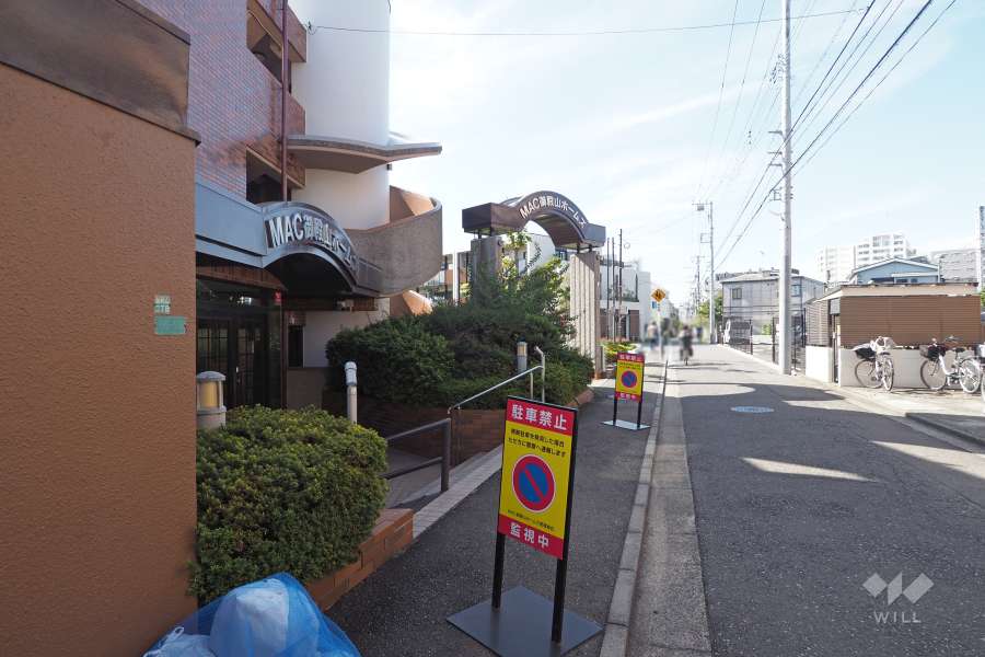 敷地北側の前面道路