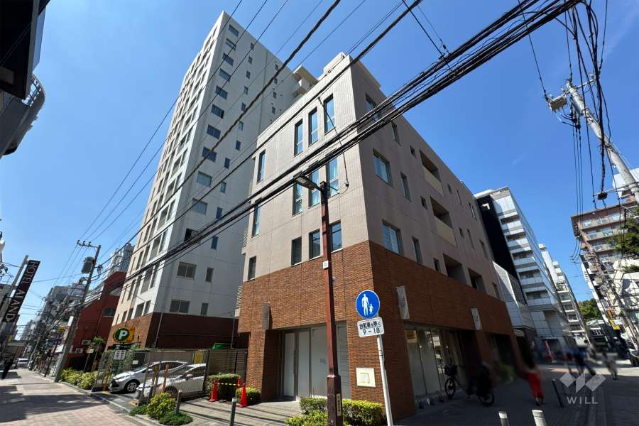 サンウッド吉祥寺フラッツの外観（北東側から）.