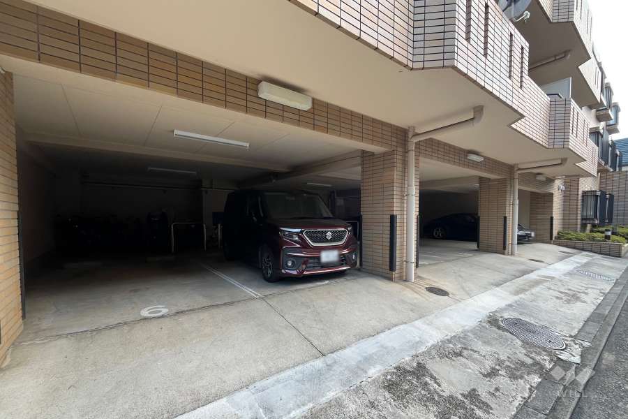 敷地内駐車場（屋内平面式）