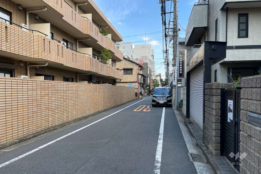 敷地南西側の前面道路