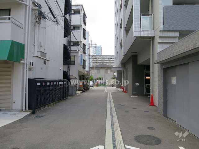 駐車場へのアプローチ