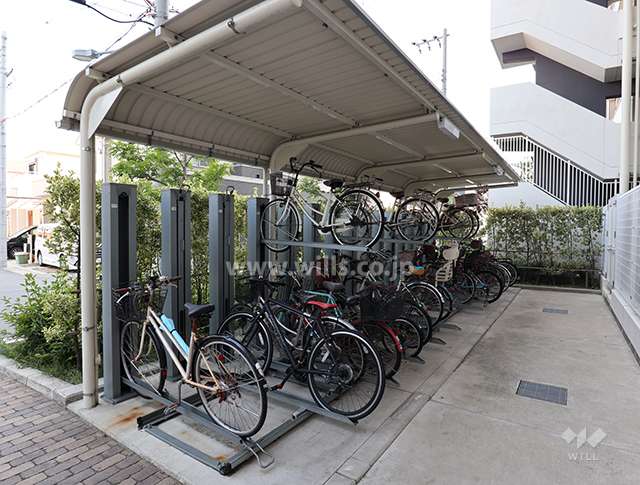 マンション東側の駐輪場