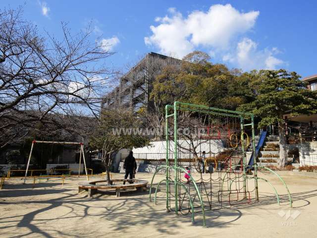 敷地の東側には『春日公園』があります。