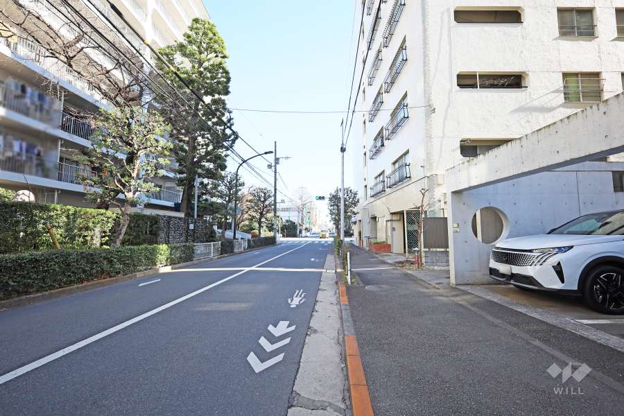 敷地北側の前面道路