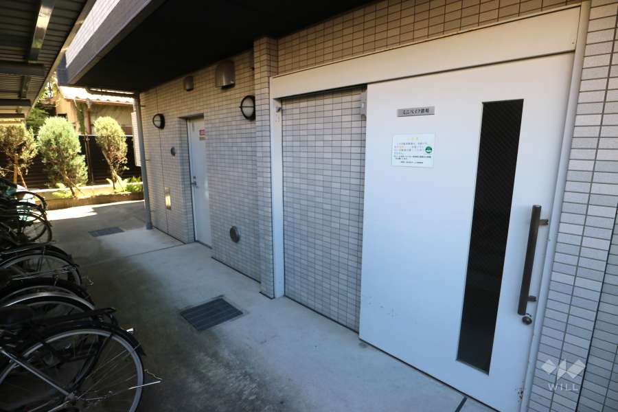 バイク置き場入り口