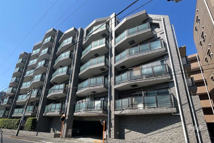 キャニオングランデ三鷹の外観（北東側から）