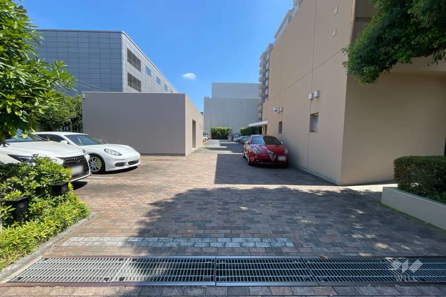 駐車場の出入り口