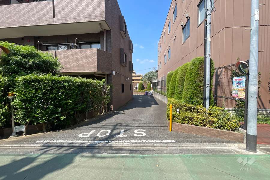 駐車場の出入り口