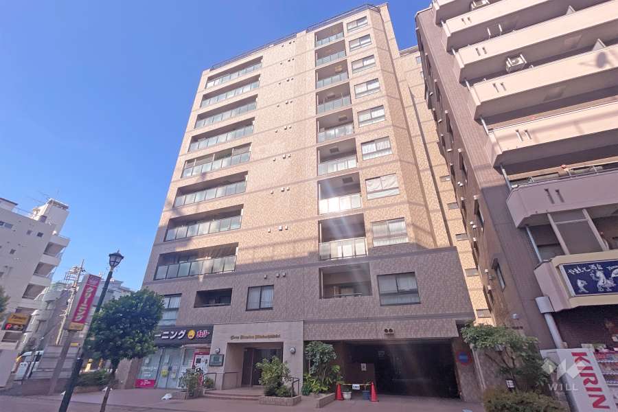 ライオンズマンション三鷹中央通りの外観（北東側から）