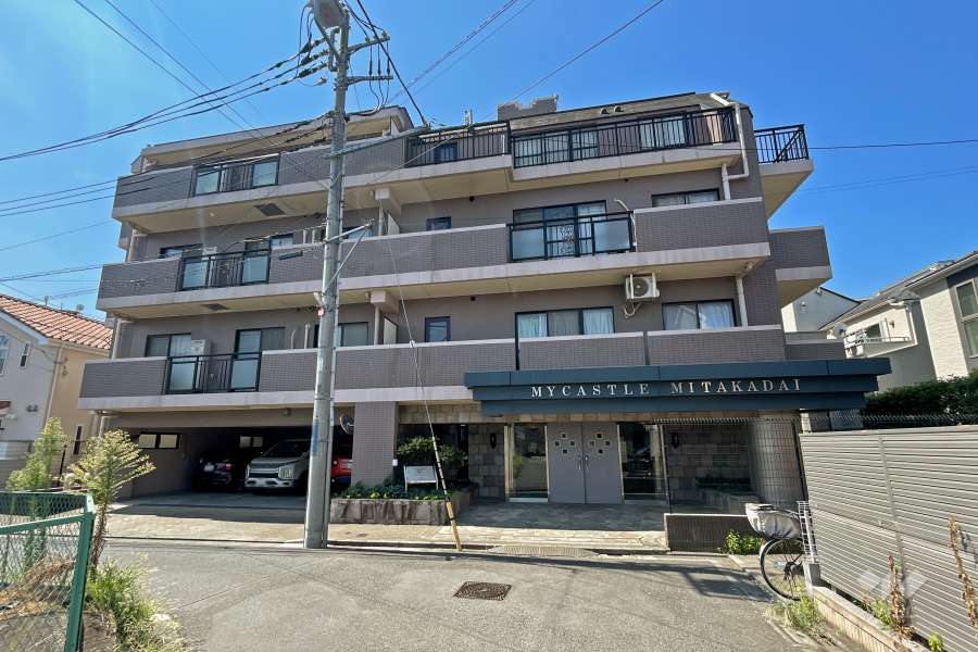マイキャッスル三鷹台の外観（北東側から）