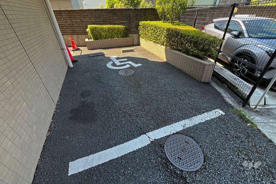 敷地内駐車場（屋外平面式）