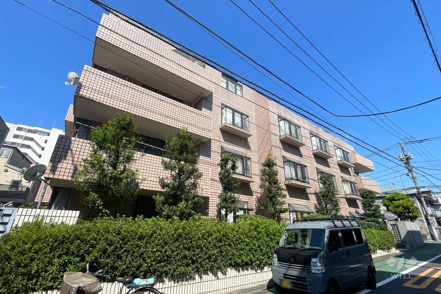 グランドメゾン三鷹の外観（南東側から）