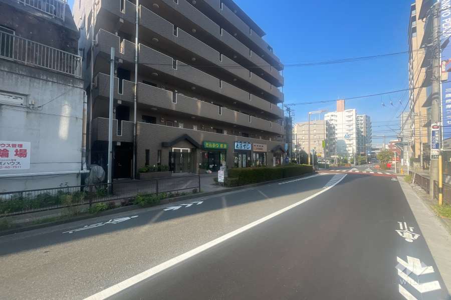 敷地北側の前面道路