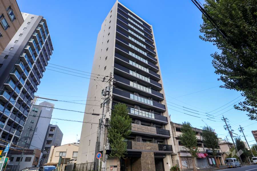 プレサンスロジェ千種駅NORTHの外観（西側から）