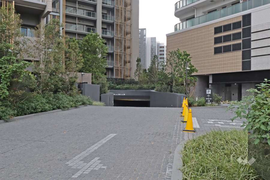 駐車場の出入り口