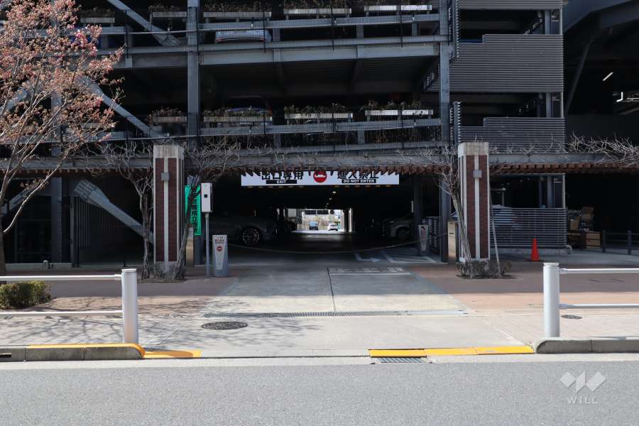 駐車場の出口
