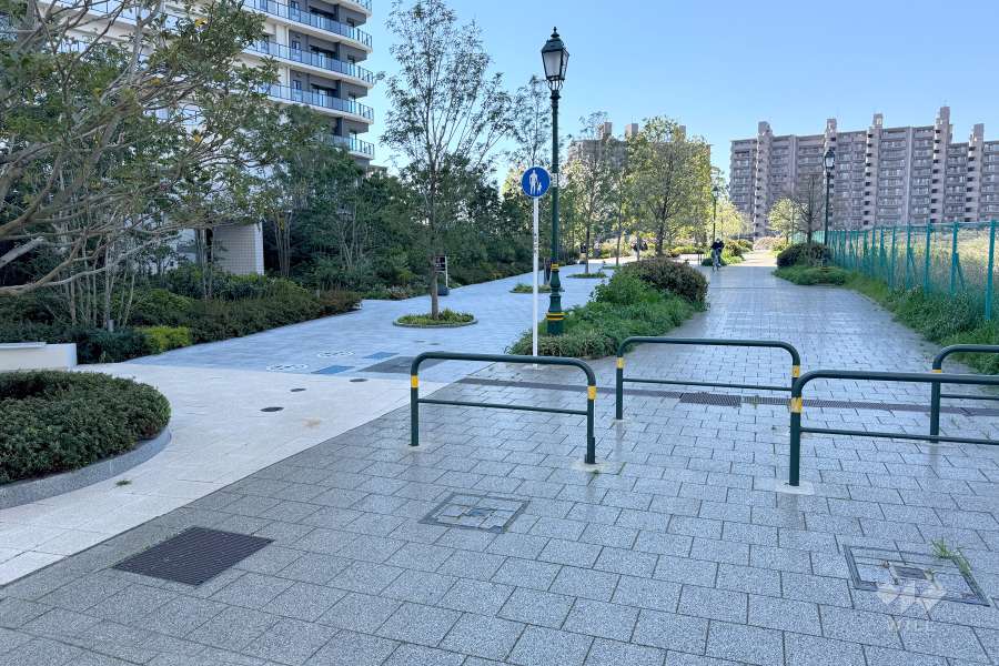 敷地北西側の前面道路