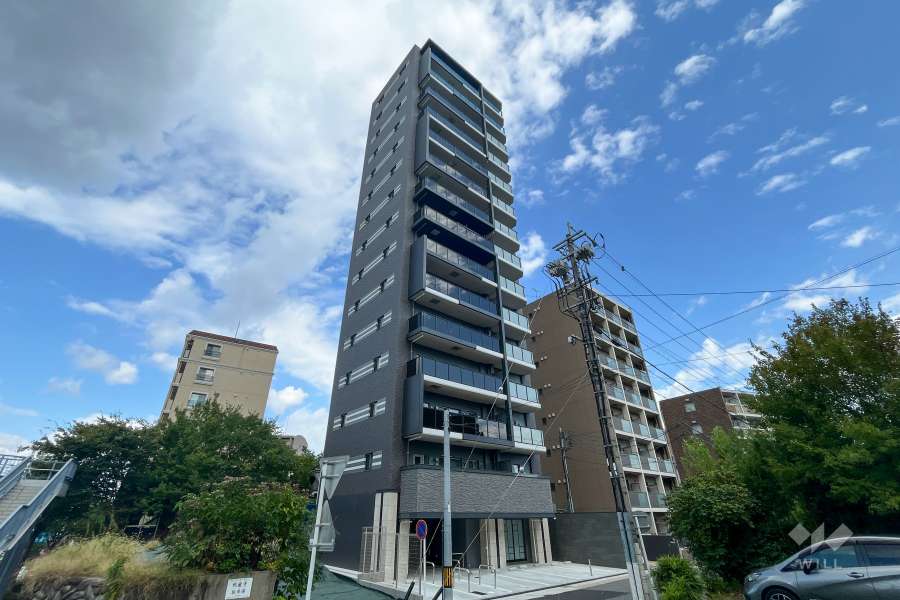 プレサンスグラン本山駅前の外観(南西側から)