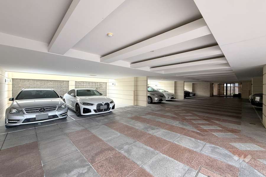 敷地内駐車場（屋内平面式）