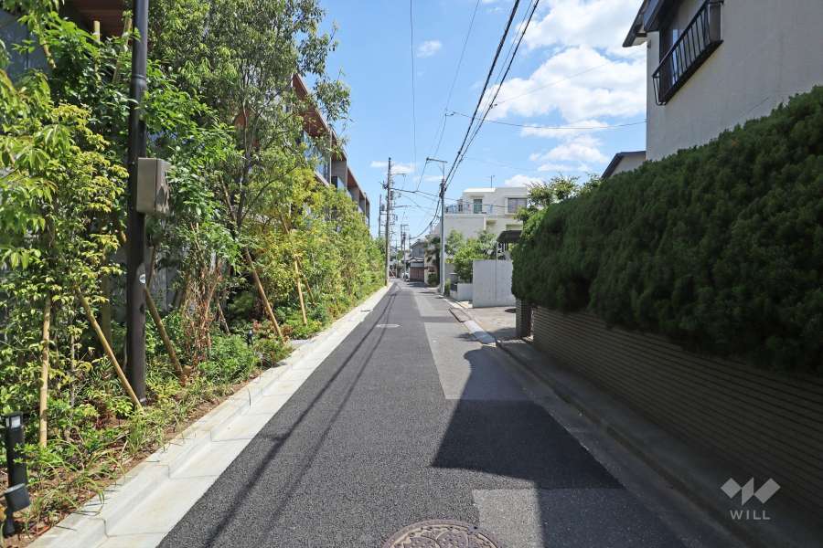 敷地南西側の前面道路