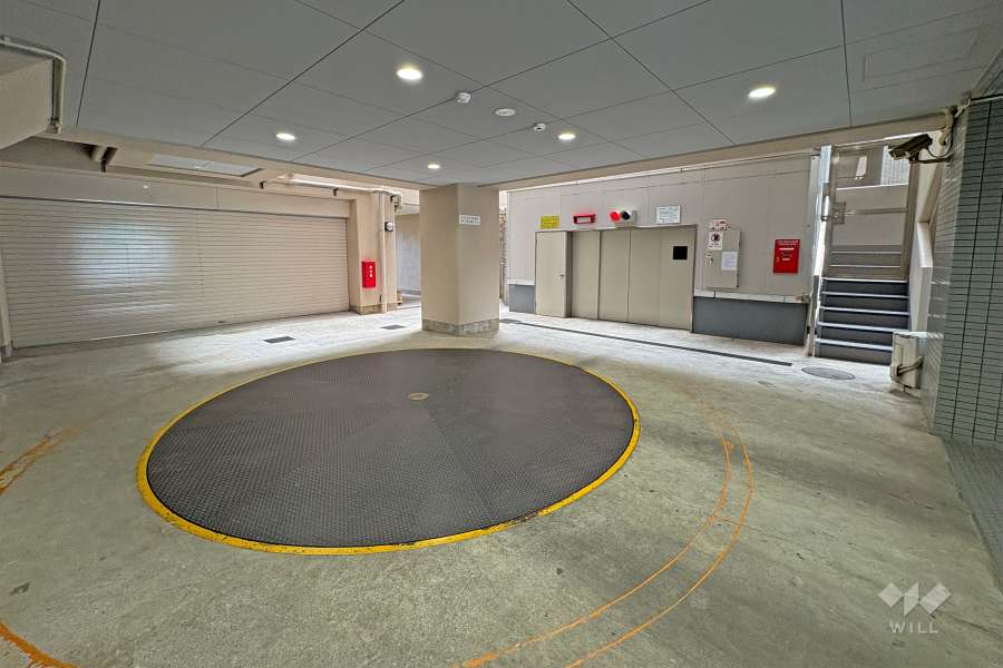 敷地内駐車場（屋内機械式）
