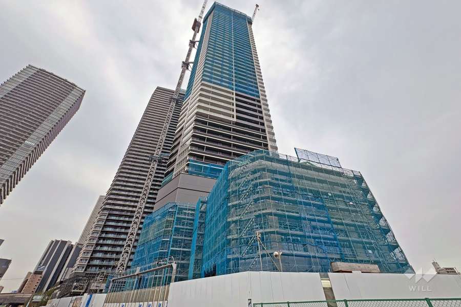 プラウドタワー池袋の外観（南西側から）※建築中2026年4月現在（2027年2月中旬竣工予定）