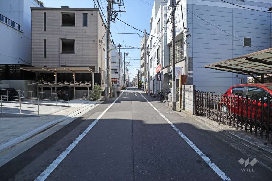 敷地北側の前面道路(東側から)
