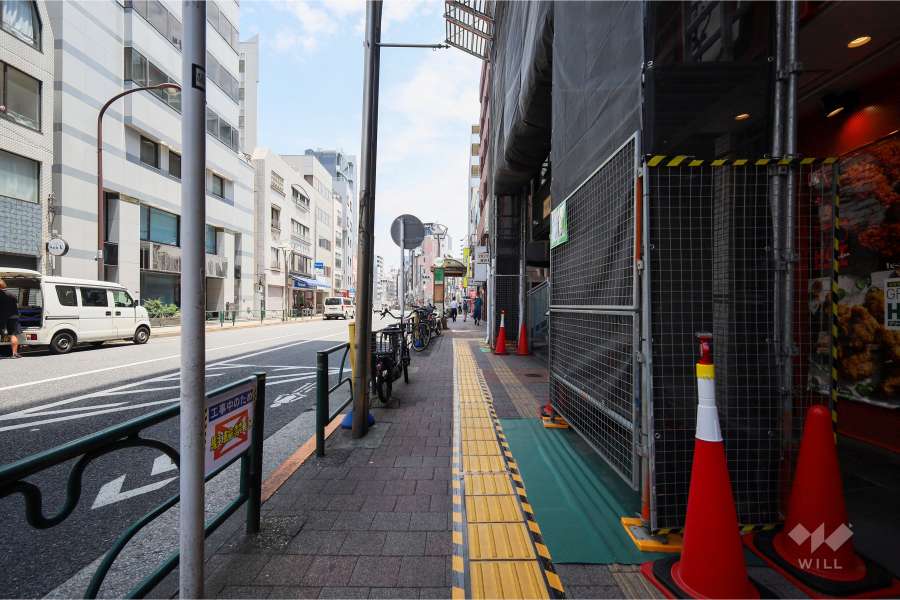 敷地北側の前面道路